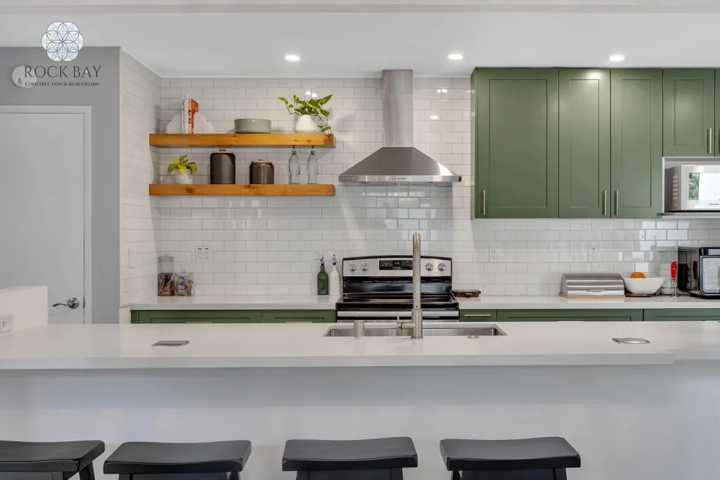 Kitchen home renovation range hood backsplash